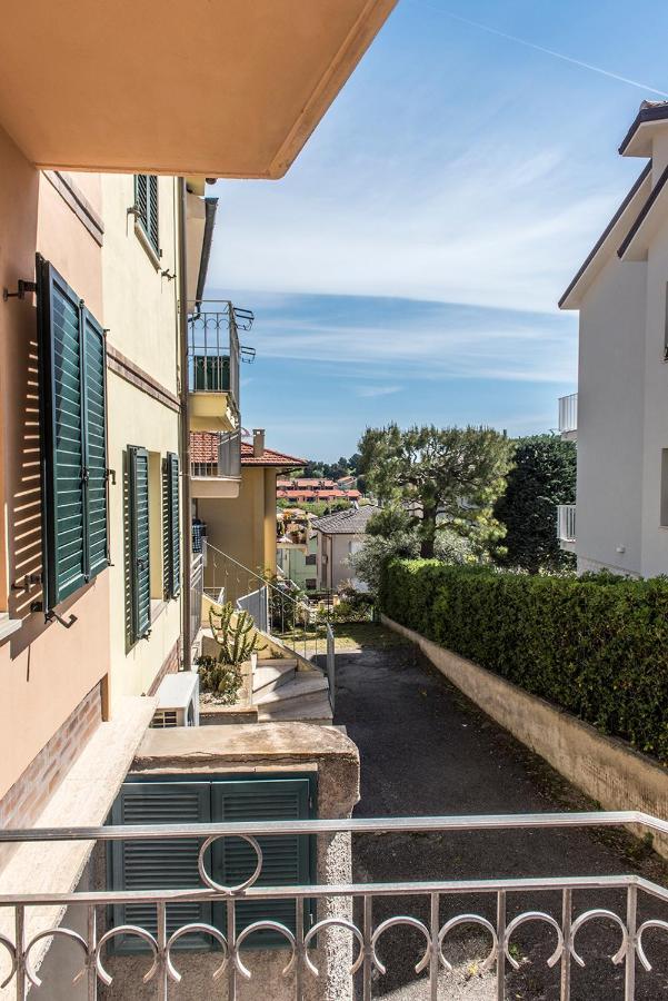 S130 - Sirolo, Deliziosa Villetta Con Terrazzo Exterior photo